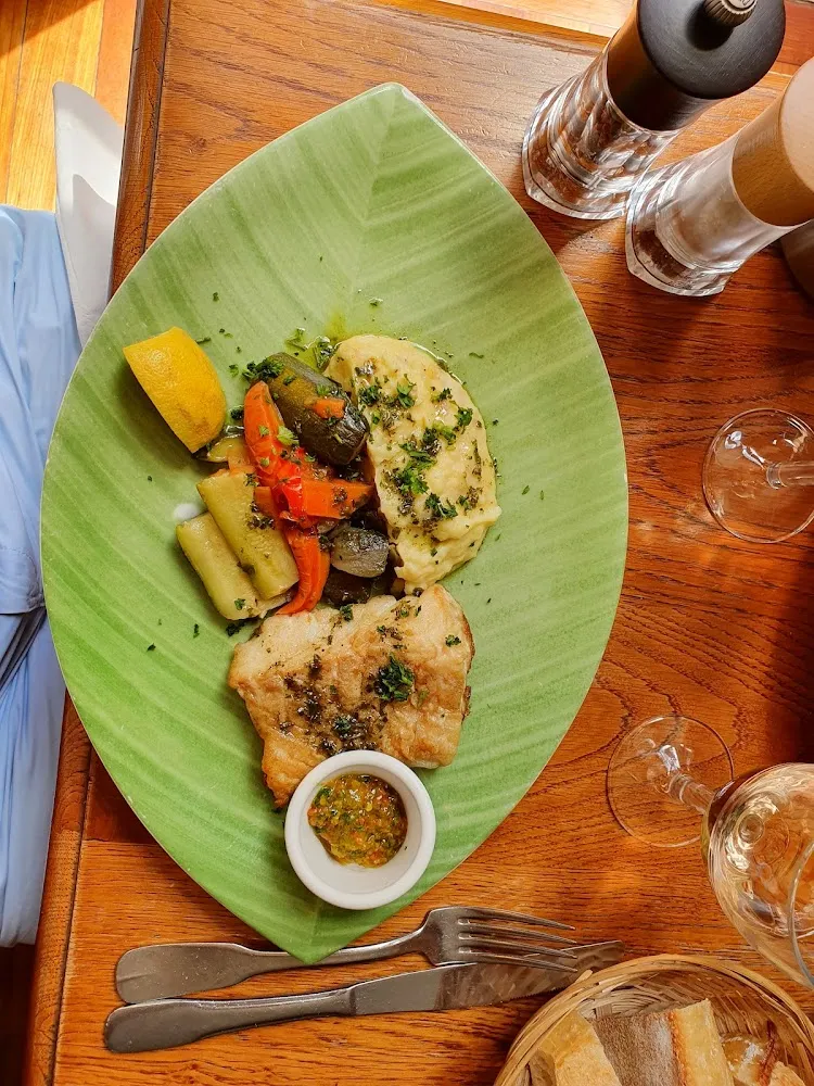 Filet de Daurade Petits Légumes Et Purée